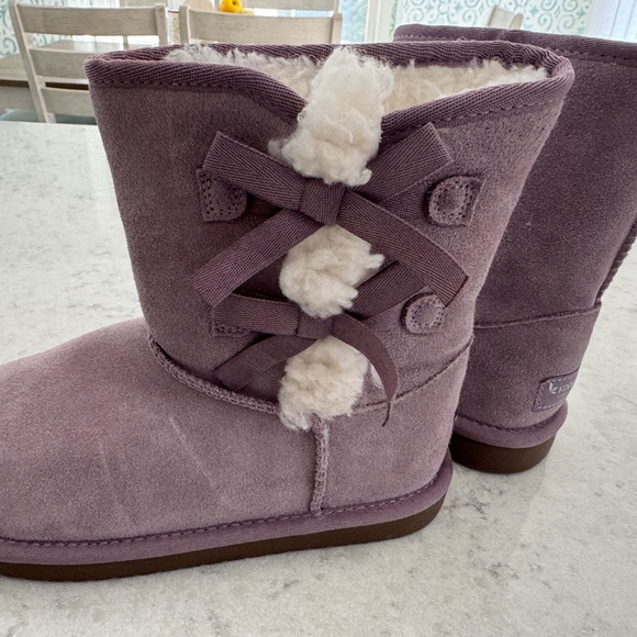 Kookaburra purple Suede Boots with Bows. Size 3 girls. Excellent condition - Picture 3 of 5
